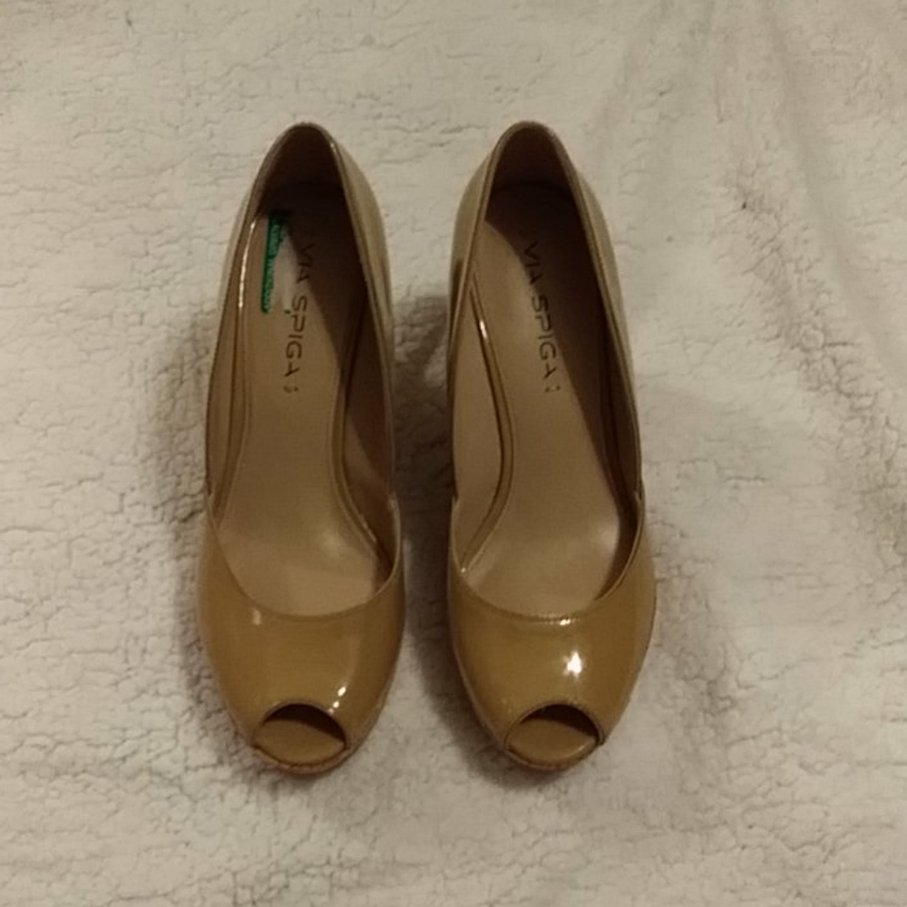 Nude wedges